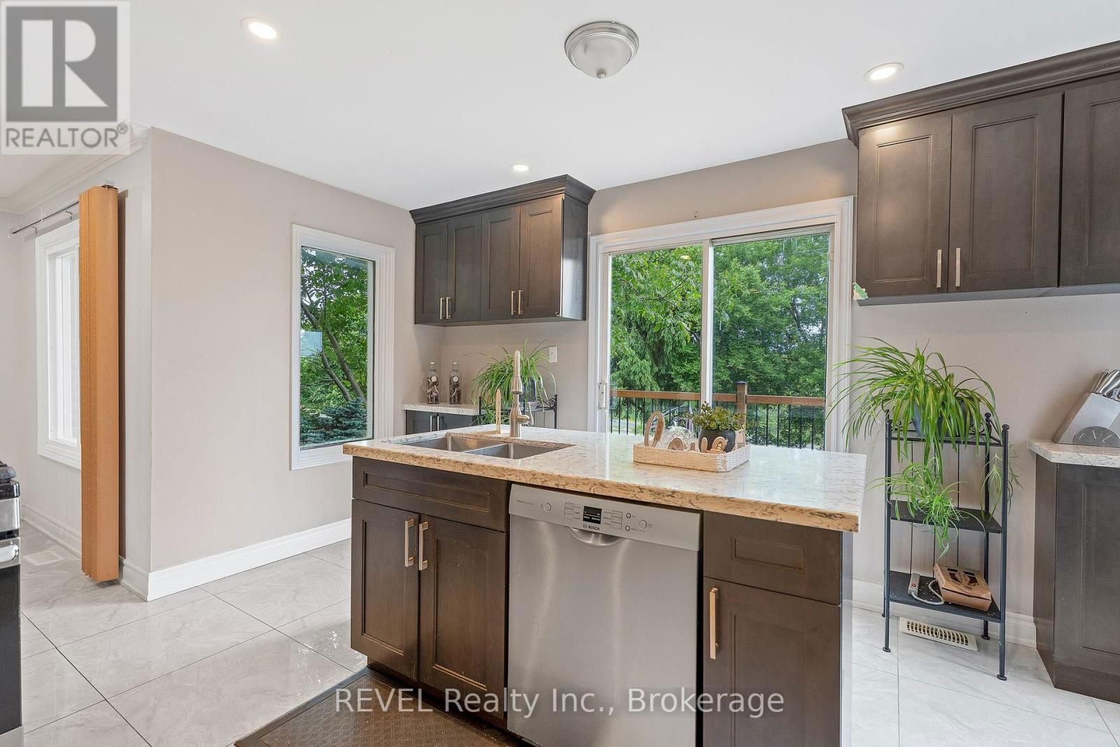 48 BARBICAN TRAIL Image 8