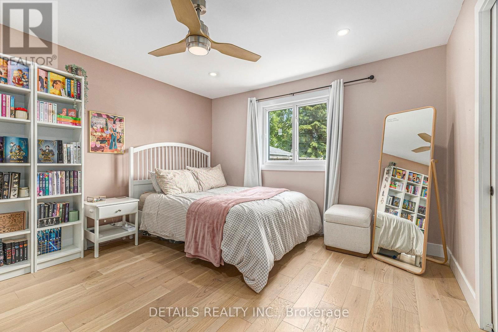 1575 MAXIME STREET Image 20