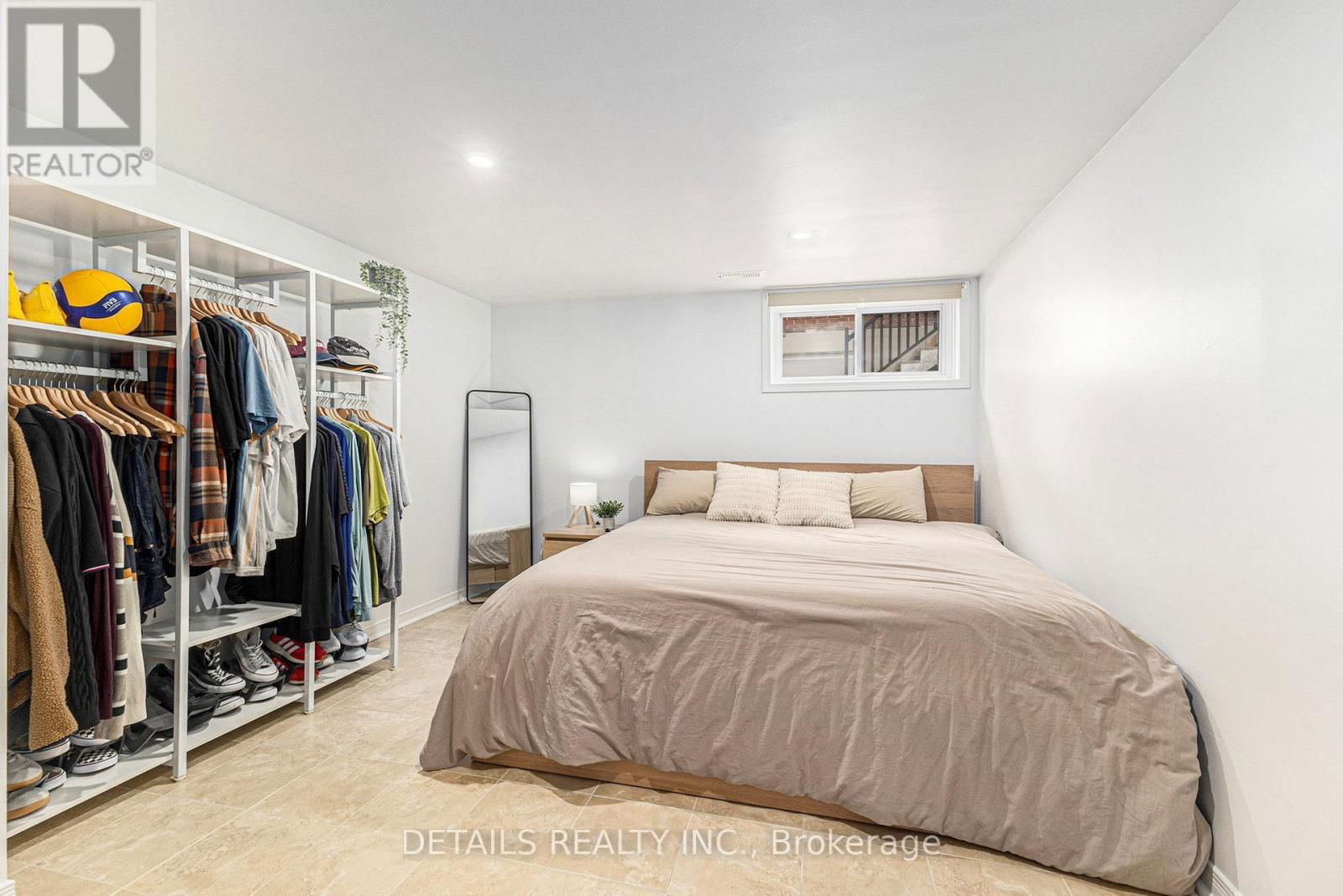 1575 MAXIME STREET Image 23