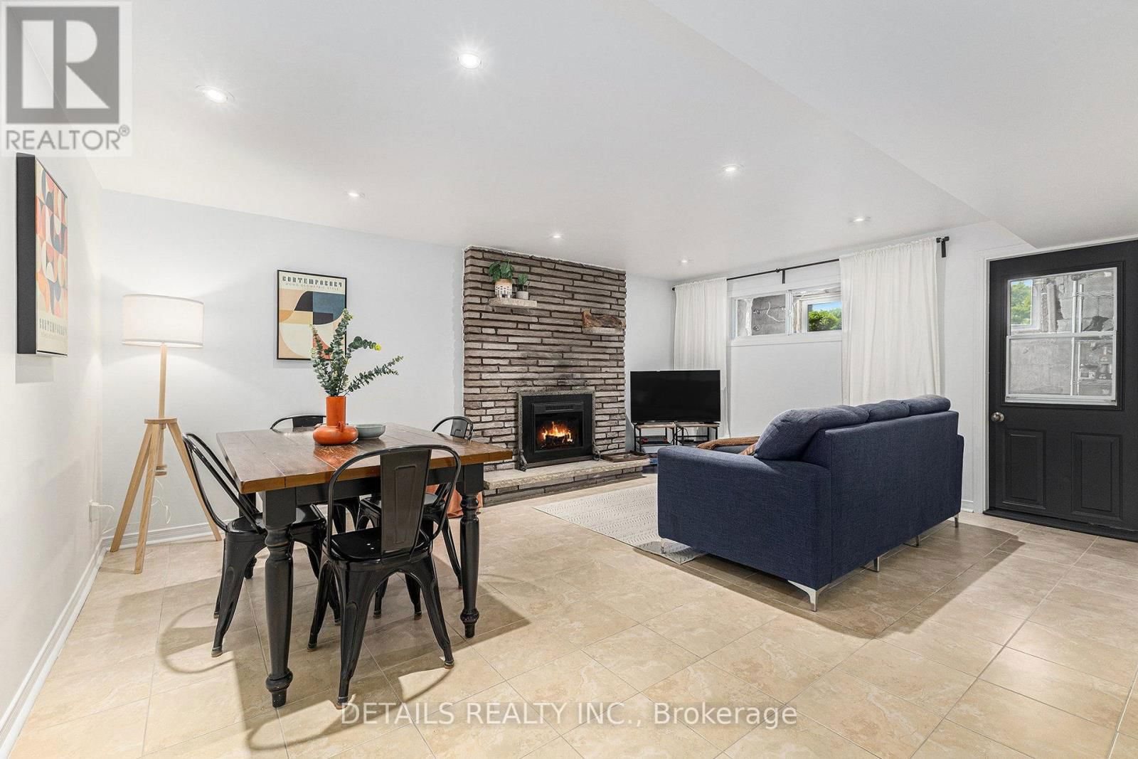 1575 MAXIME STREET Image 24