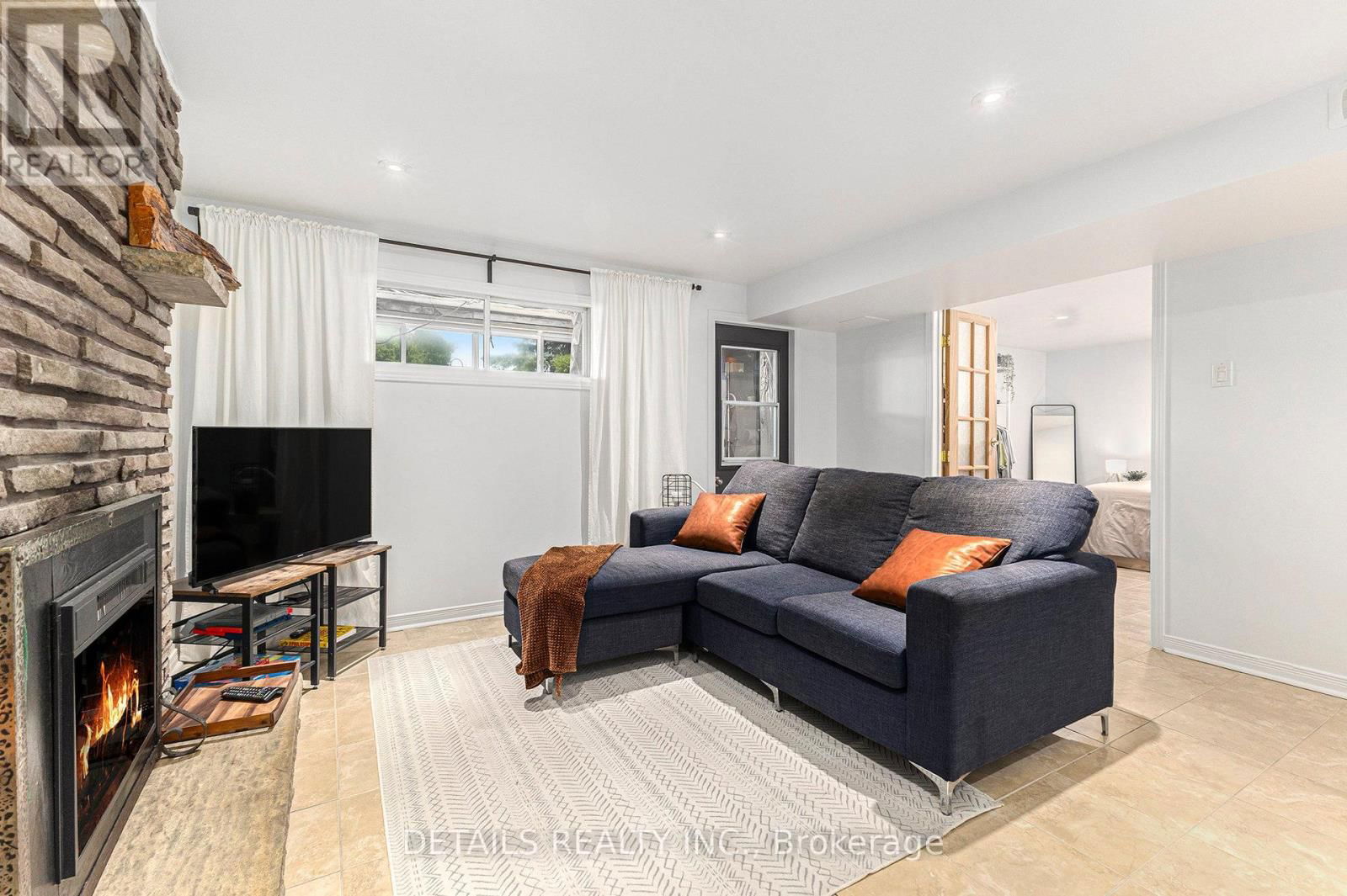 1575 MAXIME STREET Image 25