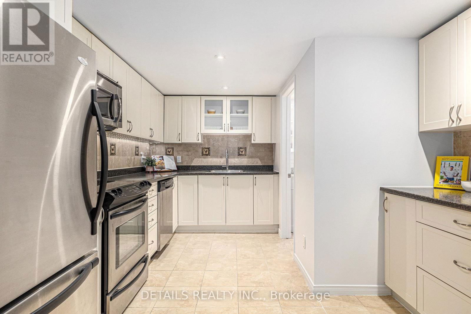 1575 MAXIME STREET Image 27