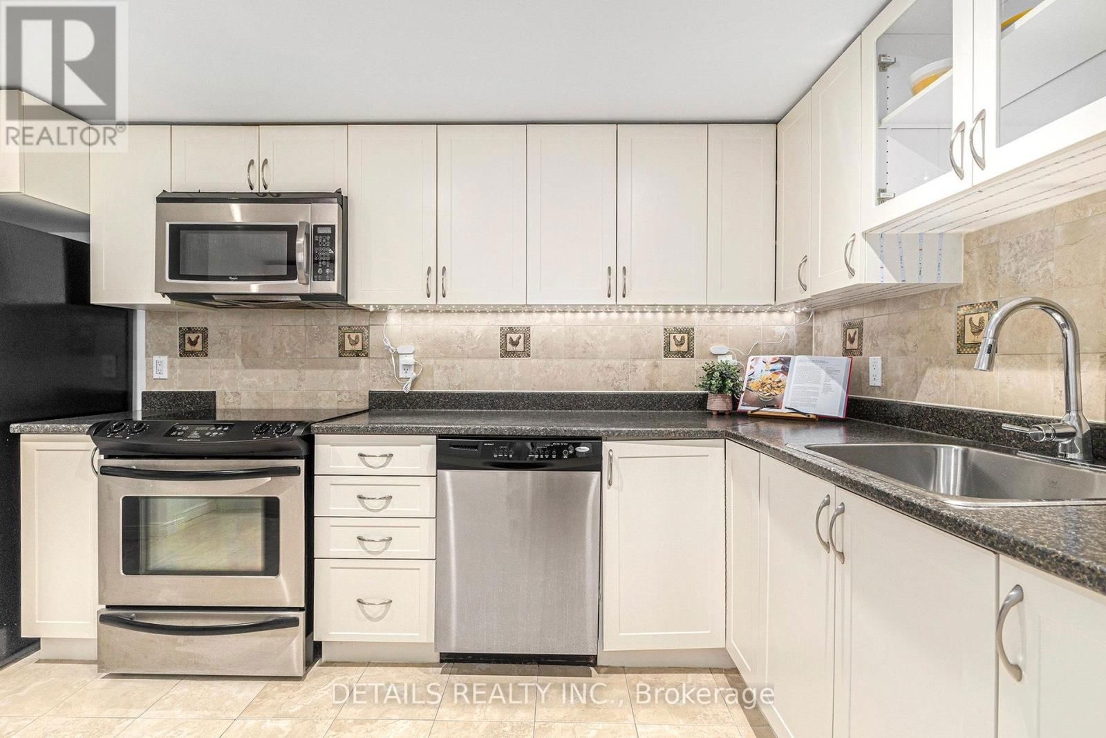 1575 MAXIME STREET Image 28