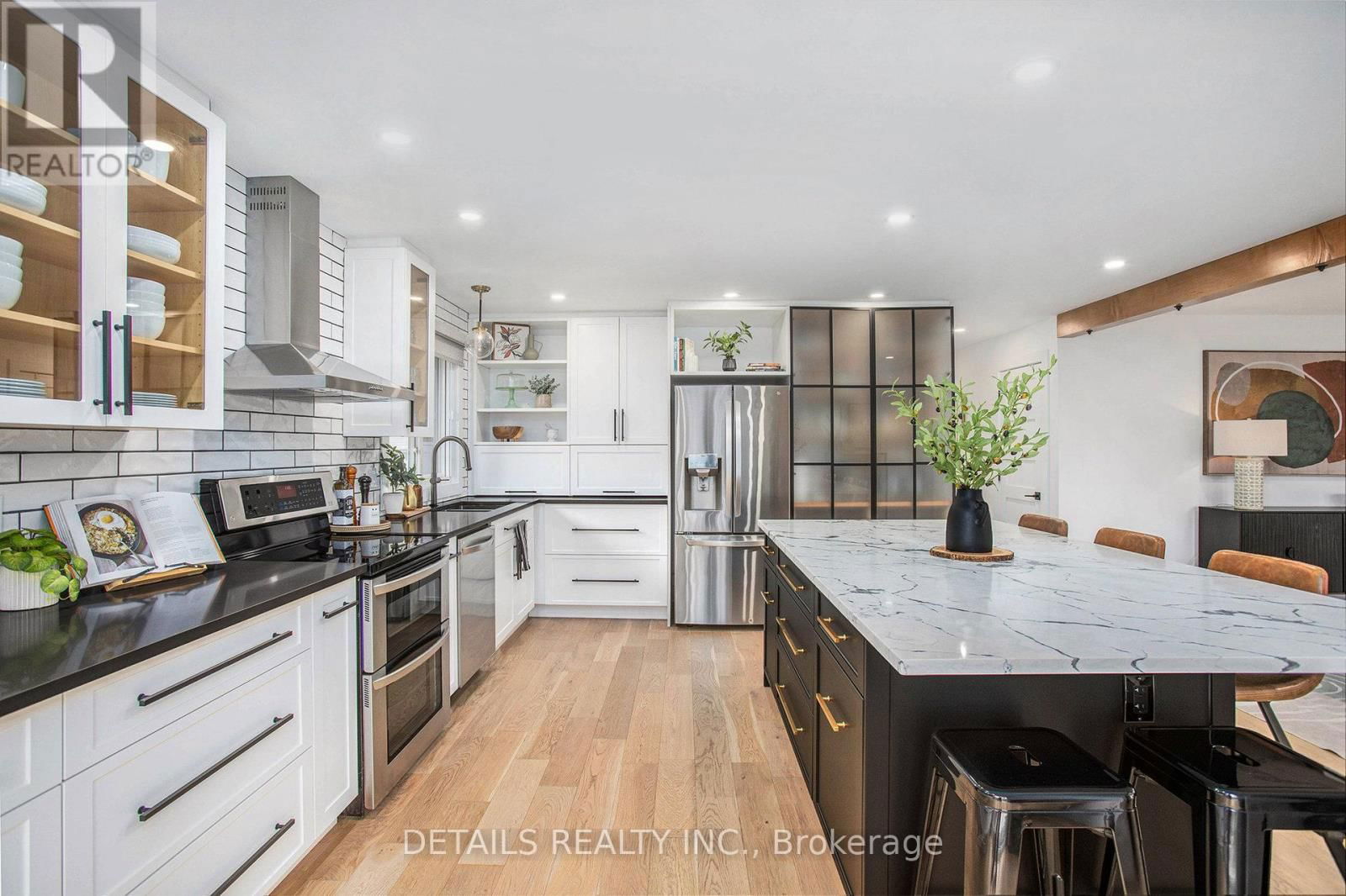 1575 MAXIME STREET Image 3