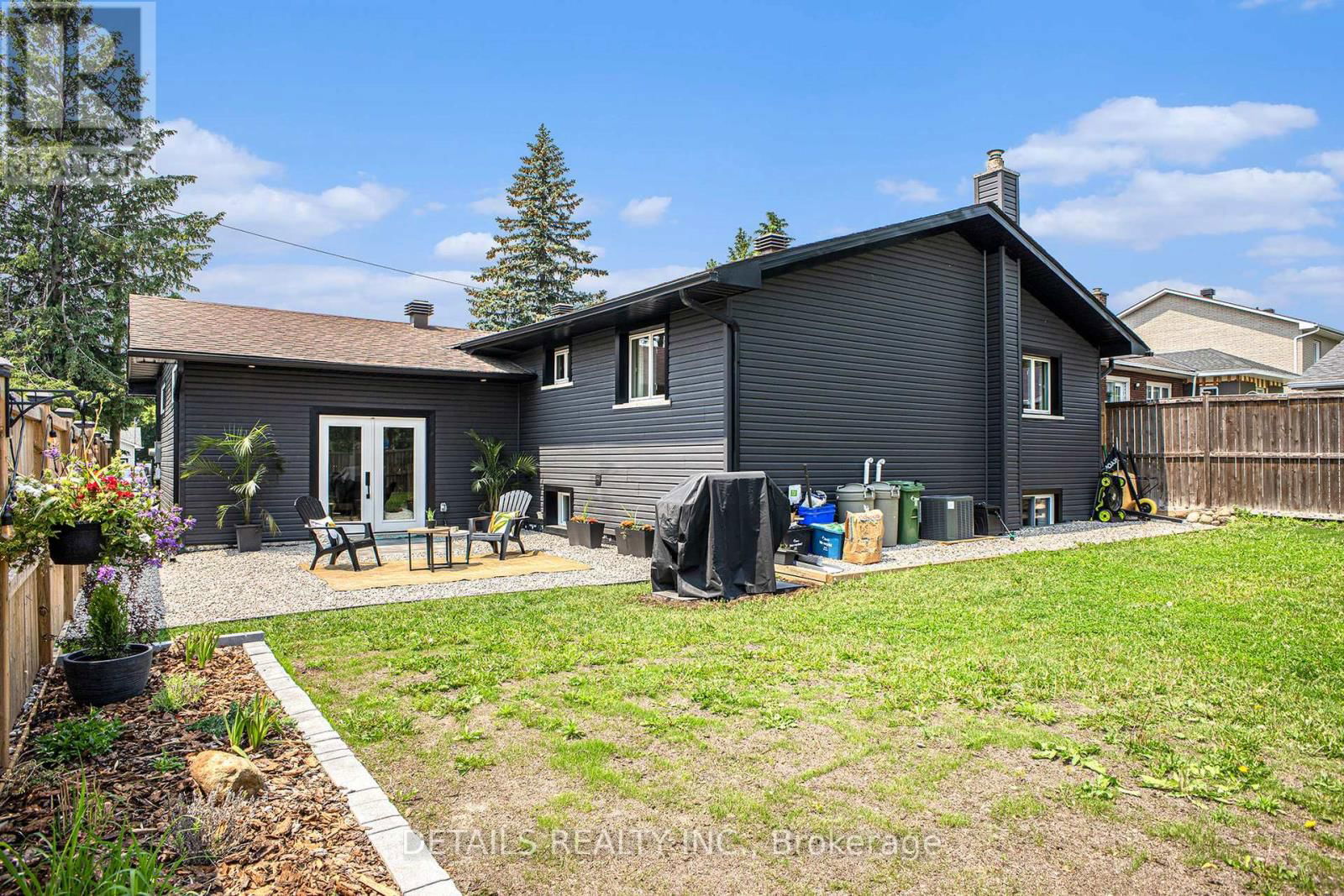 1575 MAXIME STREET Image 34