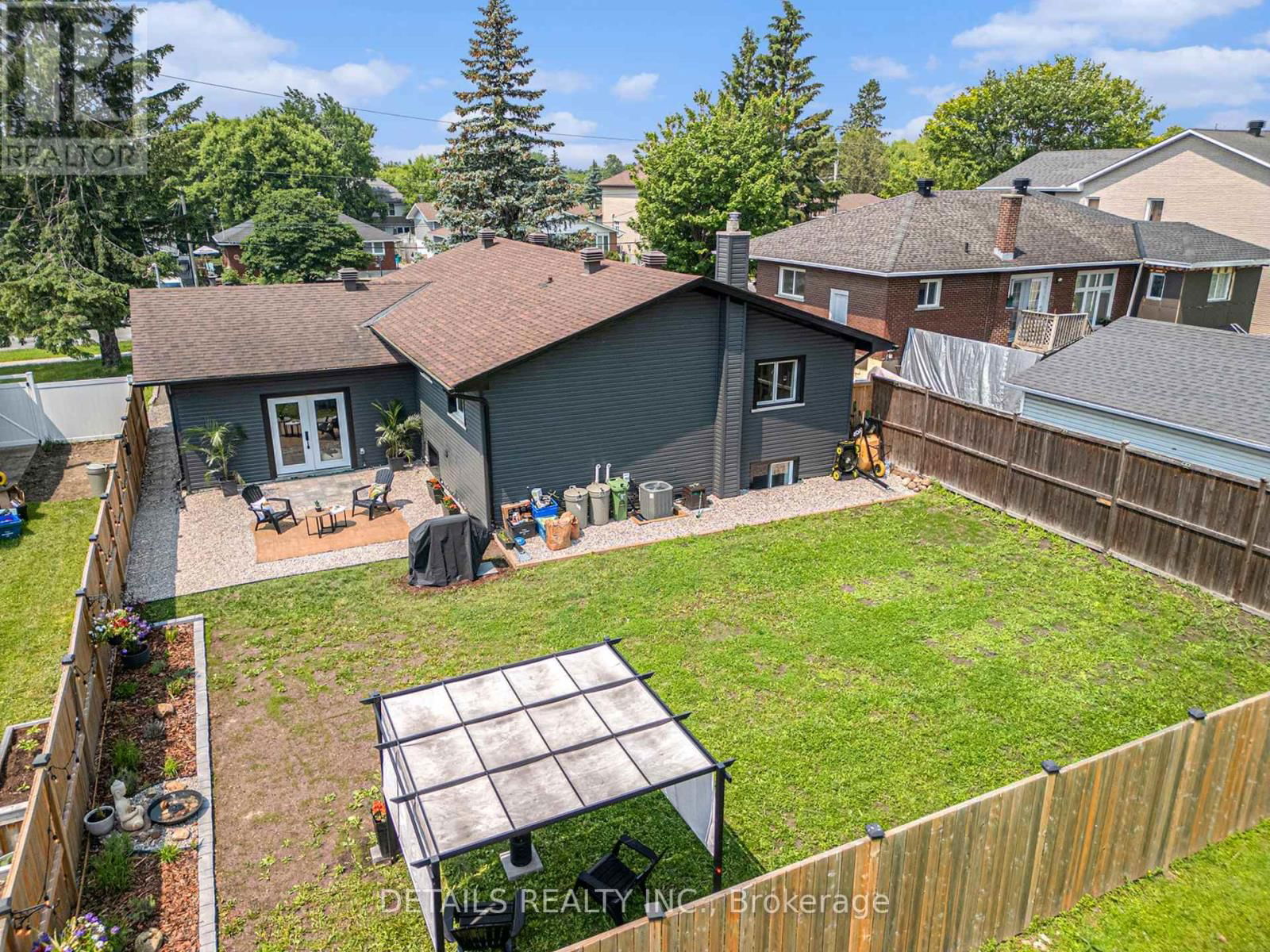1575 MAXIME STREET Image 35