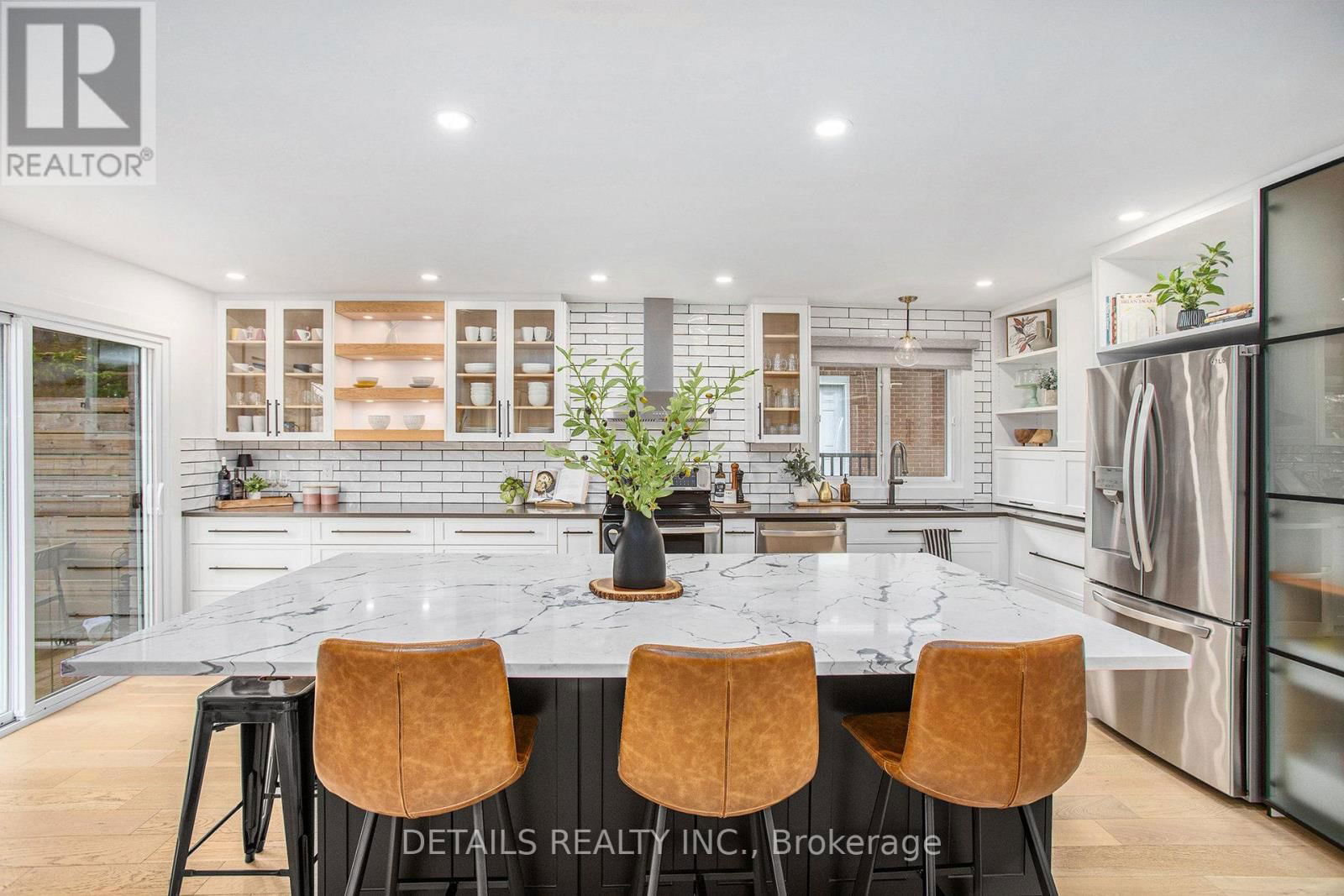 1575 MAXIME STREET Image 6