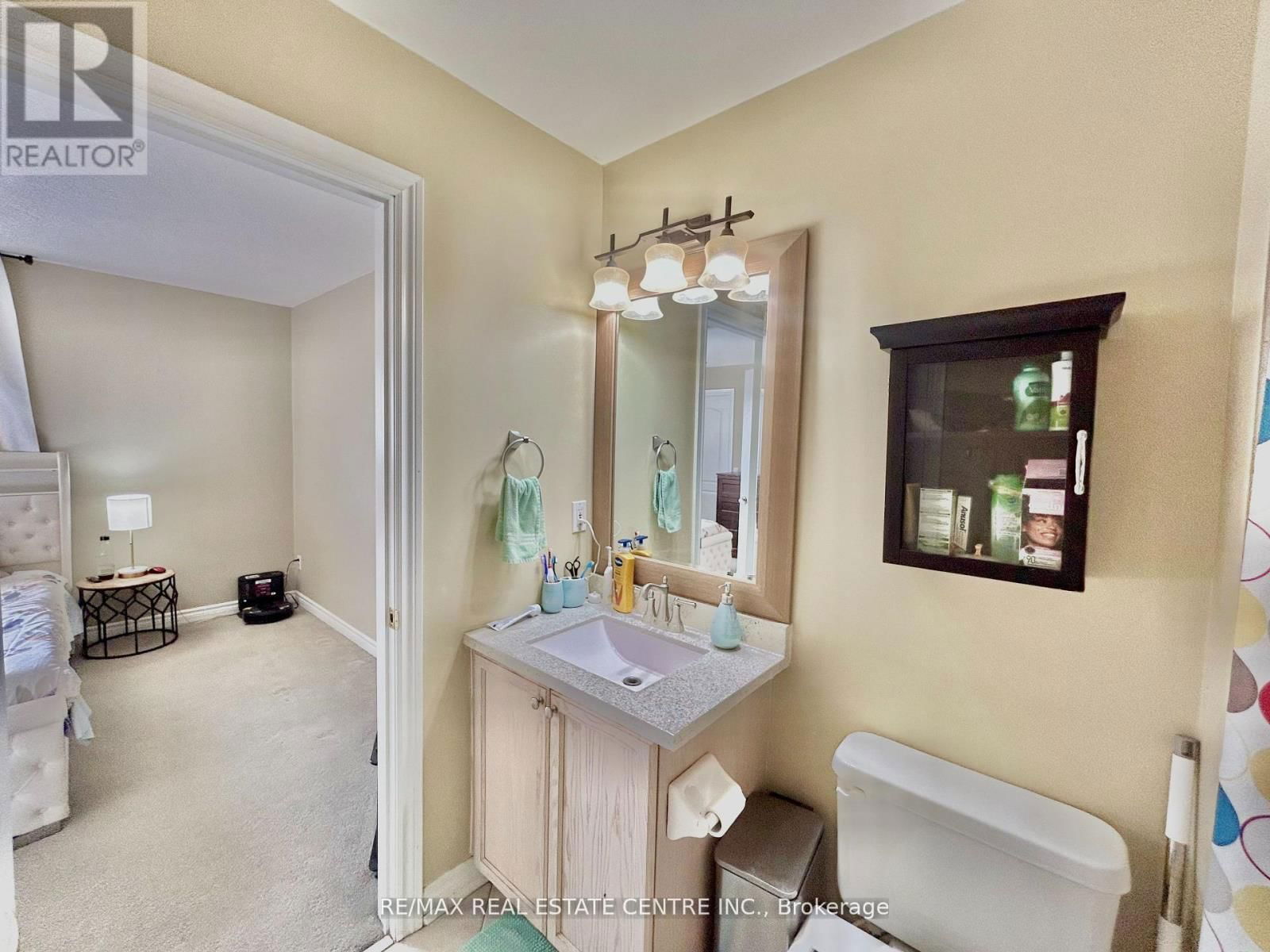 122 MARION STREET Image 25