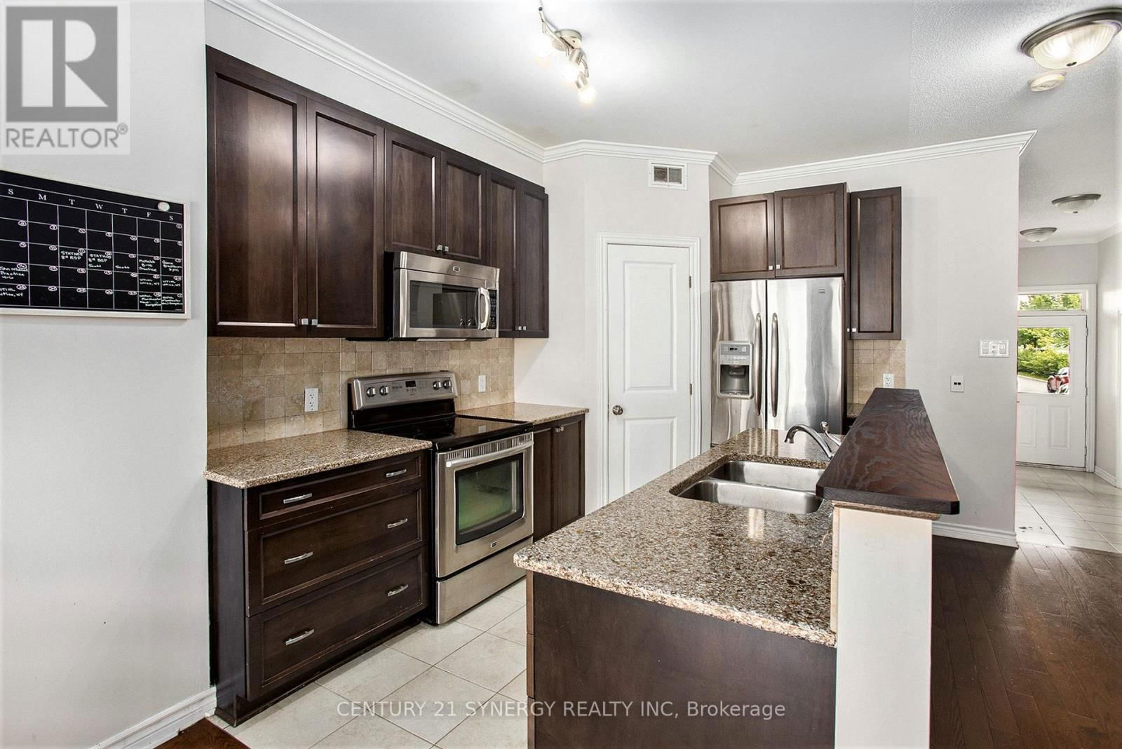 516 ROCHEFORT CIRCLE Image 2