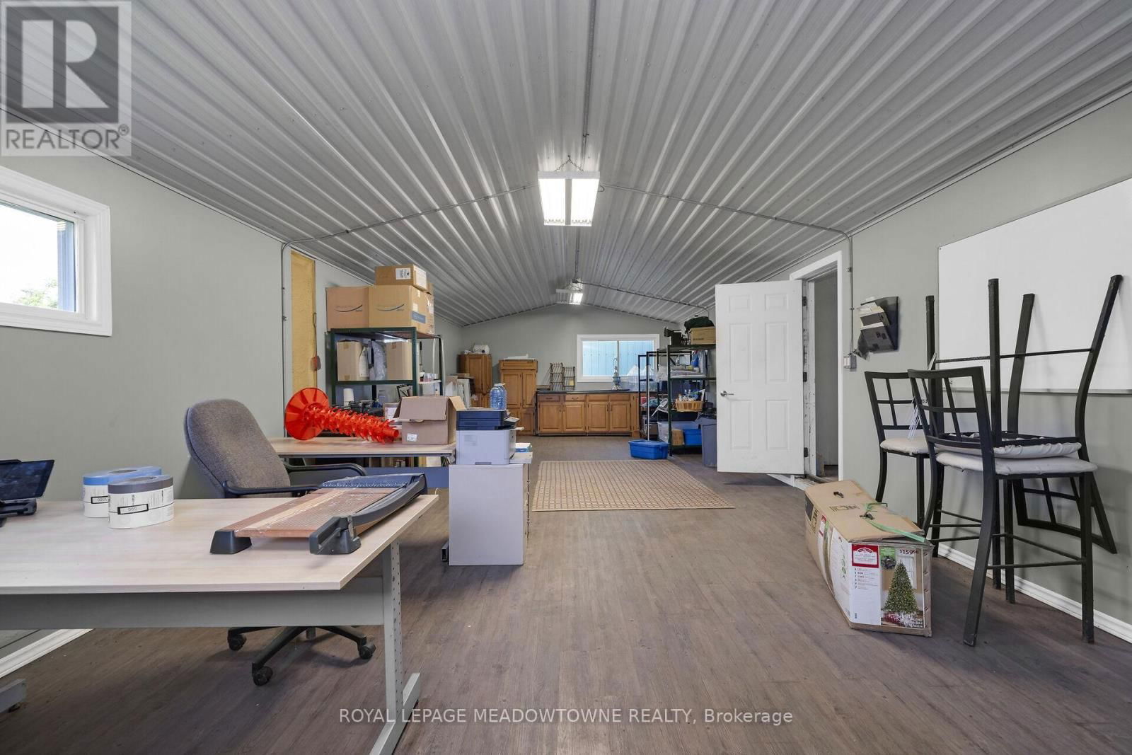 1453 MILBUROUGH LINE Image 25