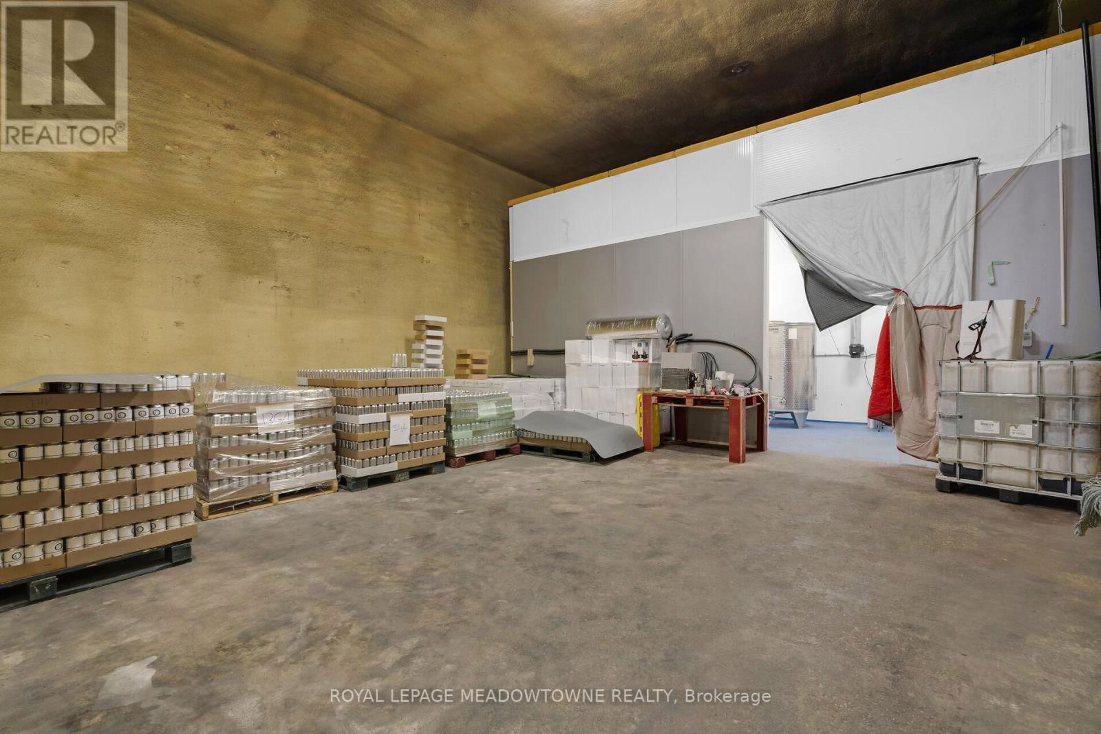 1453 MILBUROUGH LINE Image 29