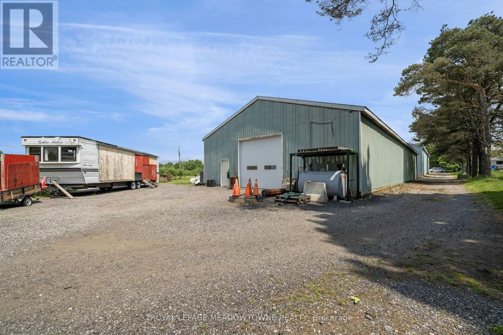 1453 MILBUROUGH LINE Image 36