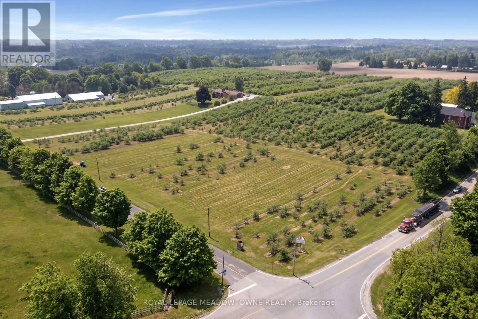 1453 MILBUROUGH LINE Image 44