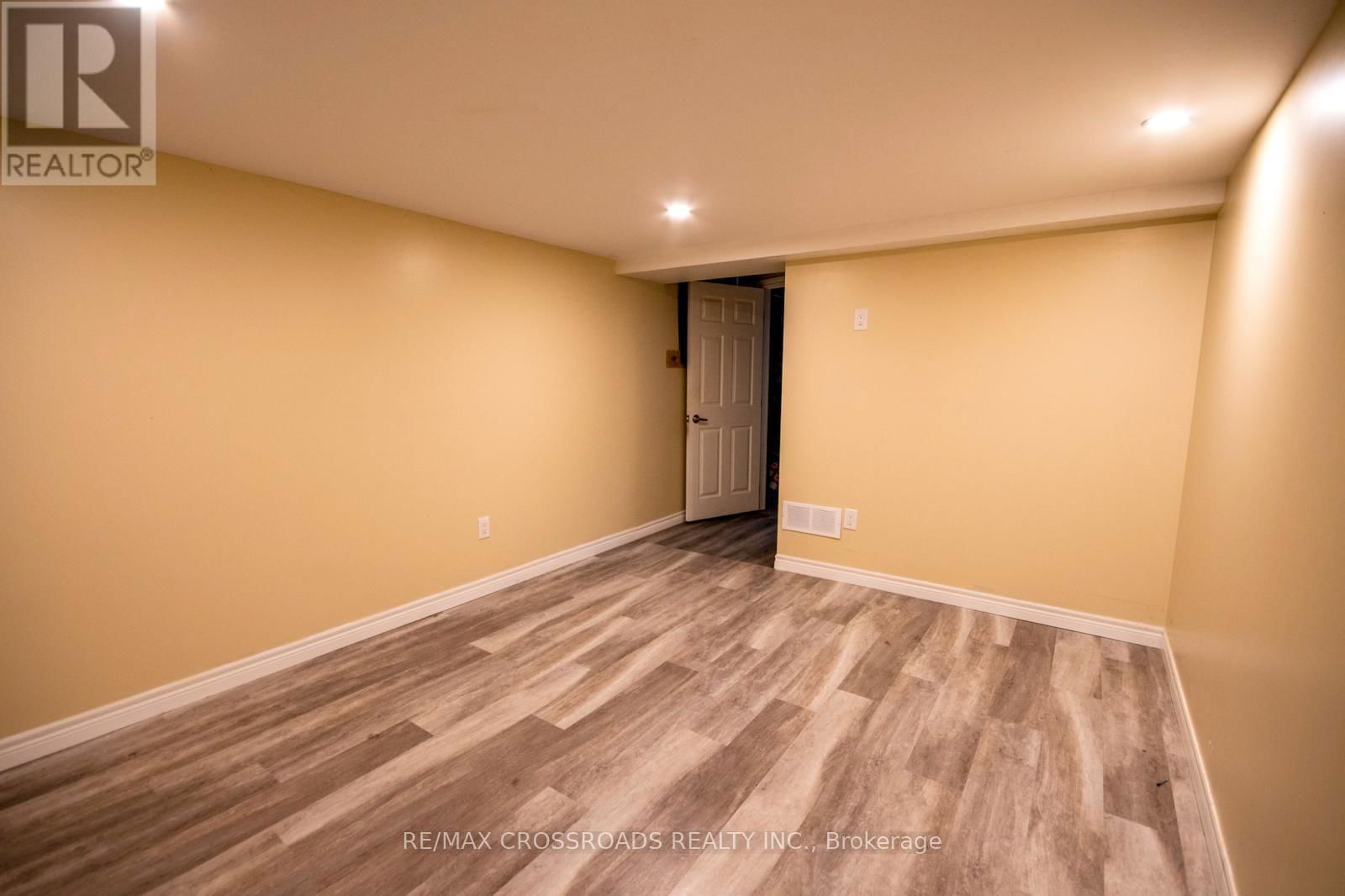 518 ISAIAH CRESCENT Image 20