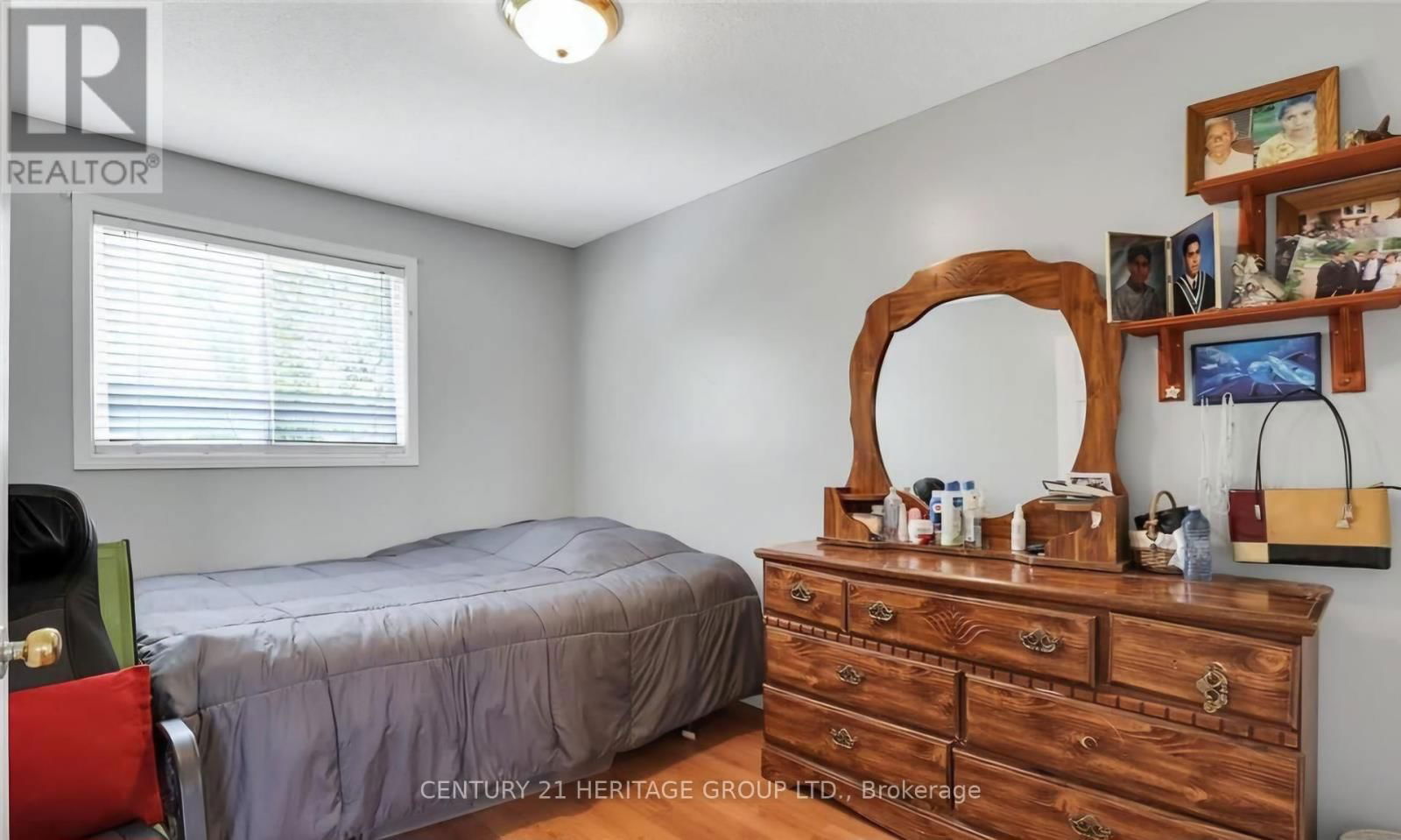285 HUNGERFORD STREET Image 10