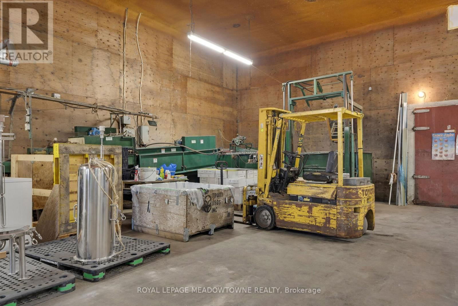 1453 MILBUROUGH LINE Image 34
