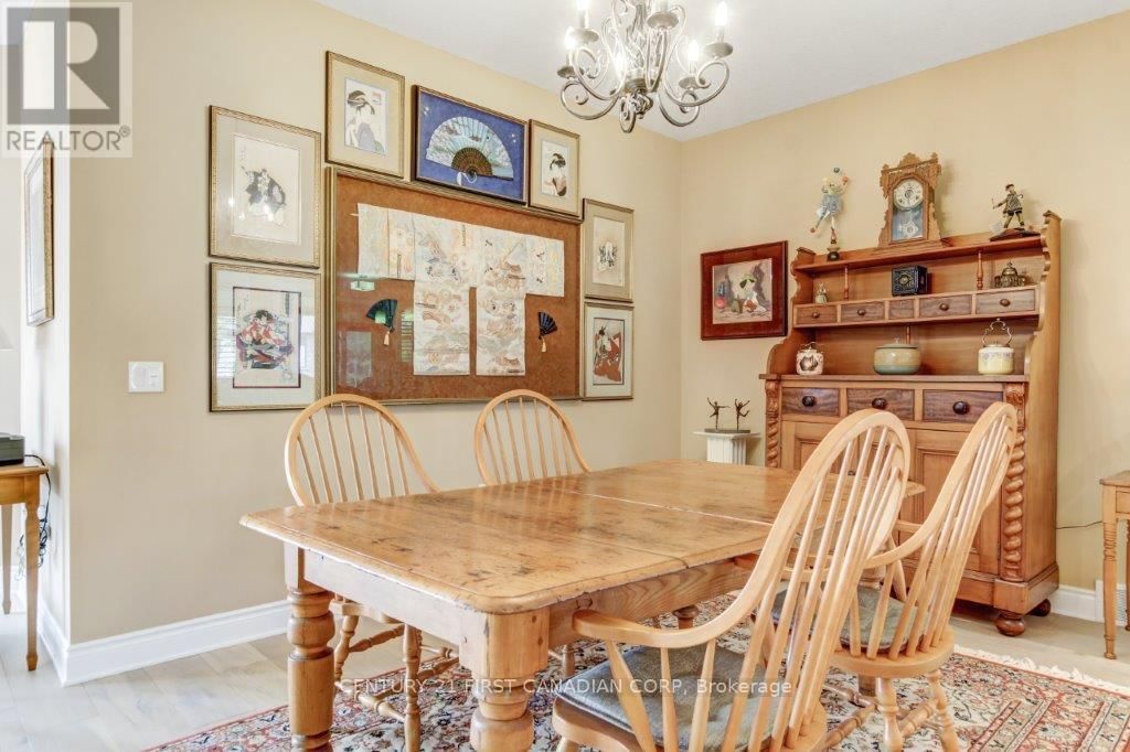 2441 MOE NORMAN WAY Image 11