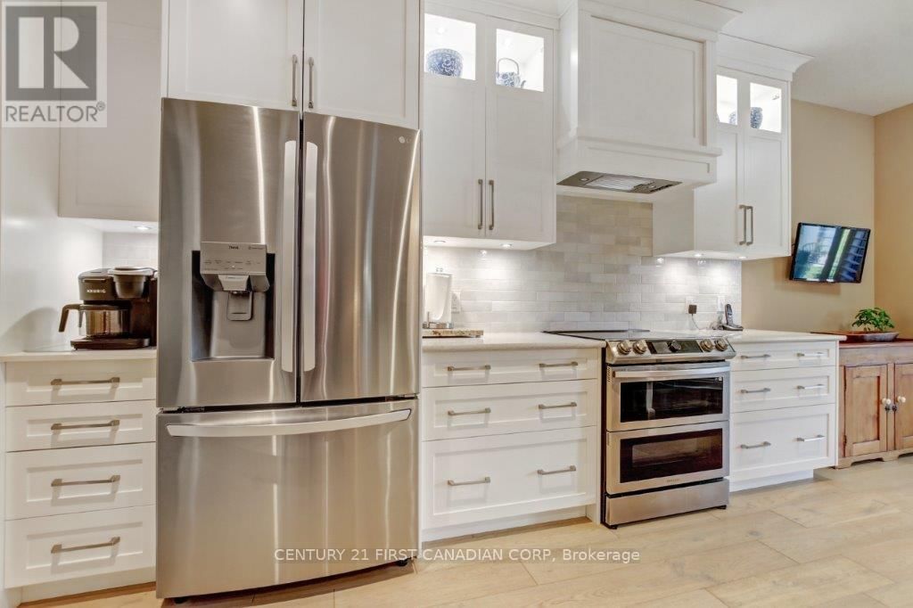 2441 MOE NORMAN WAY Image 15