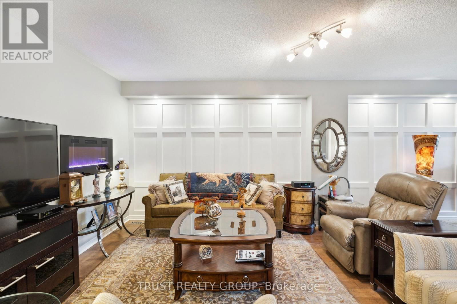 29 TAMARACK COURT Image 12