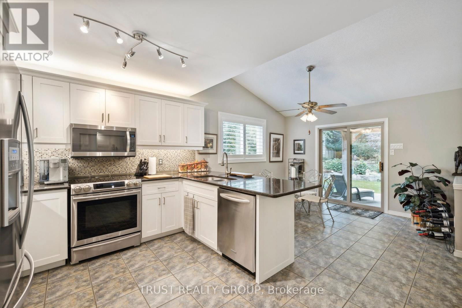 29 TAMARACK COURT Image 13