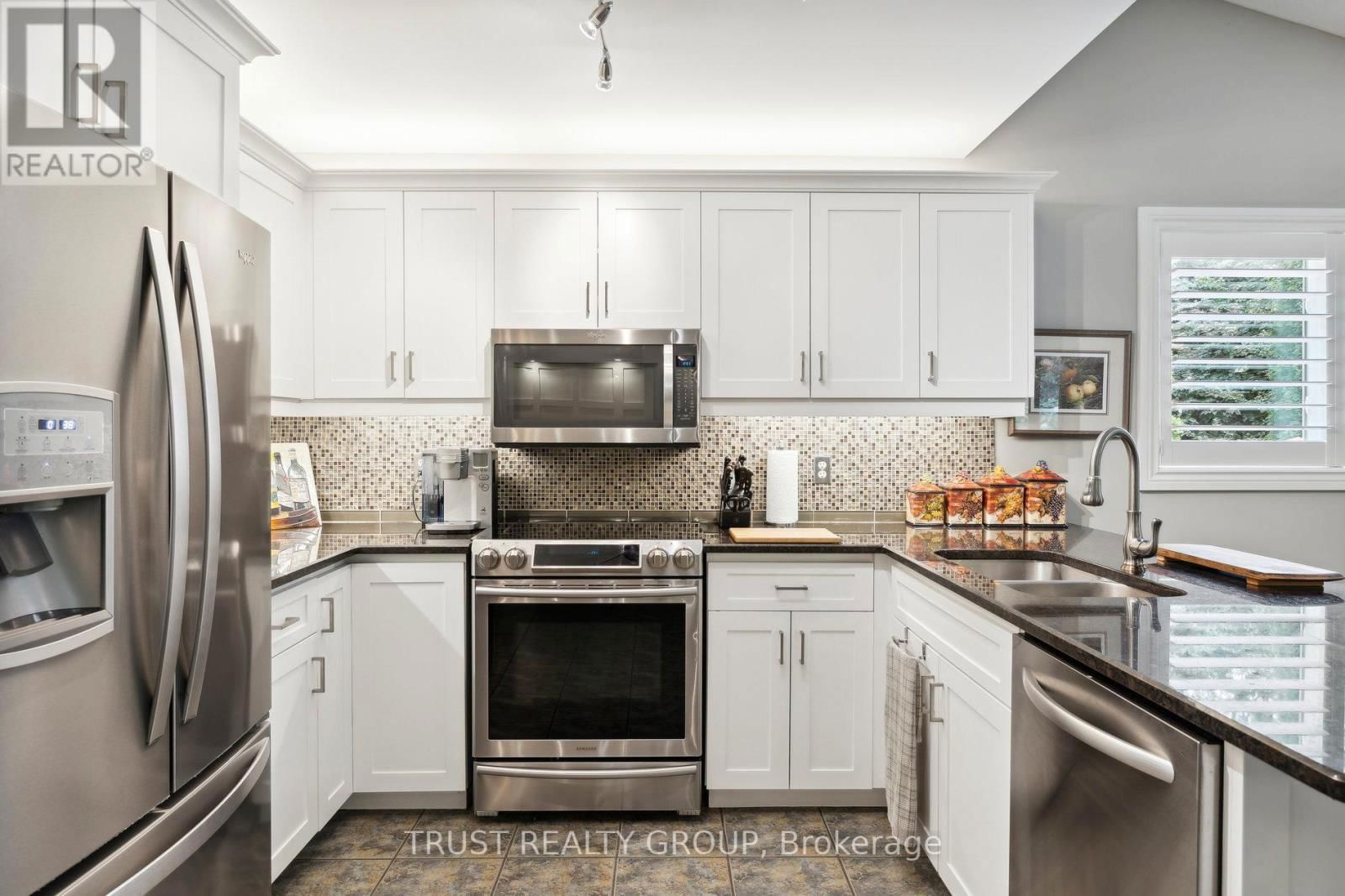 29 TAMARACK COURT Image 14