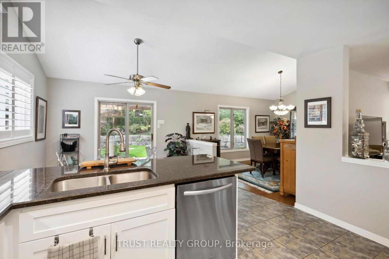 29 TAMARACK COURT Image 16