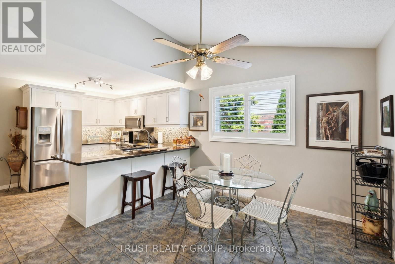 29 TAMARACK COURT Image 21