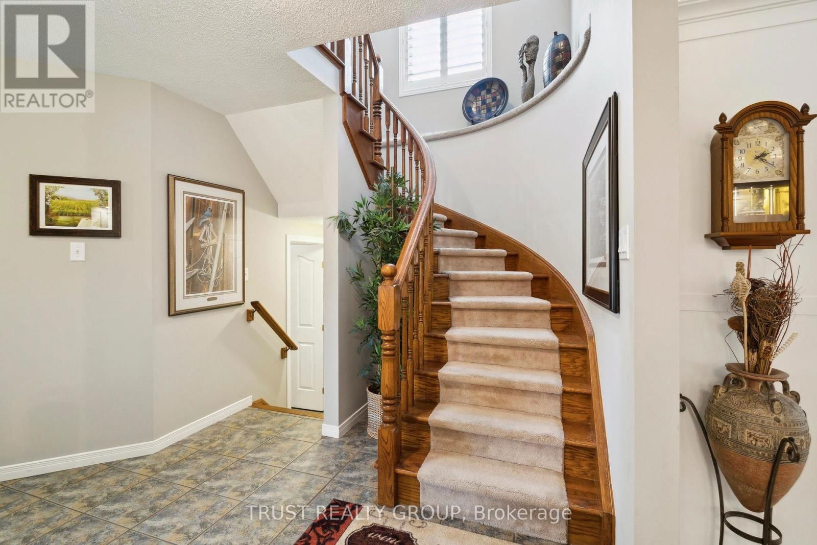 29 TAMARACK COURT Image 5