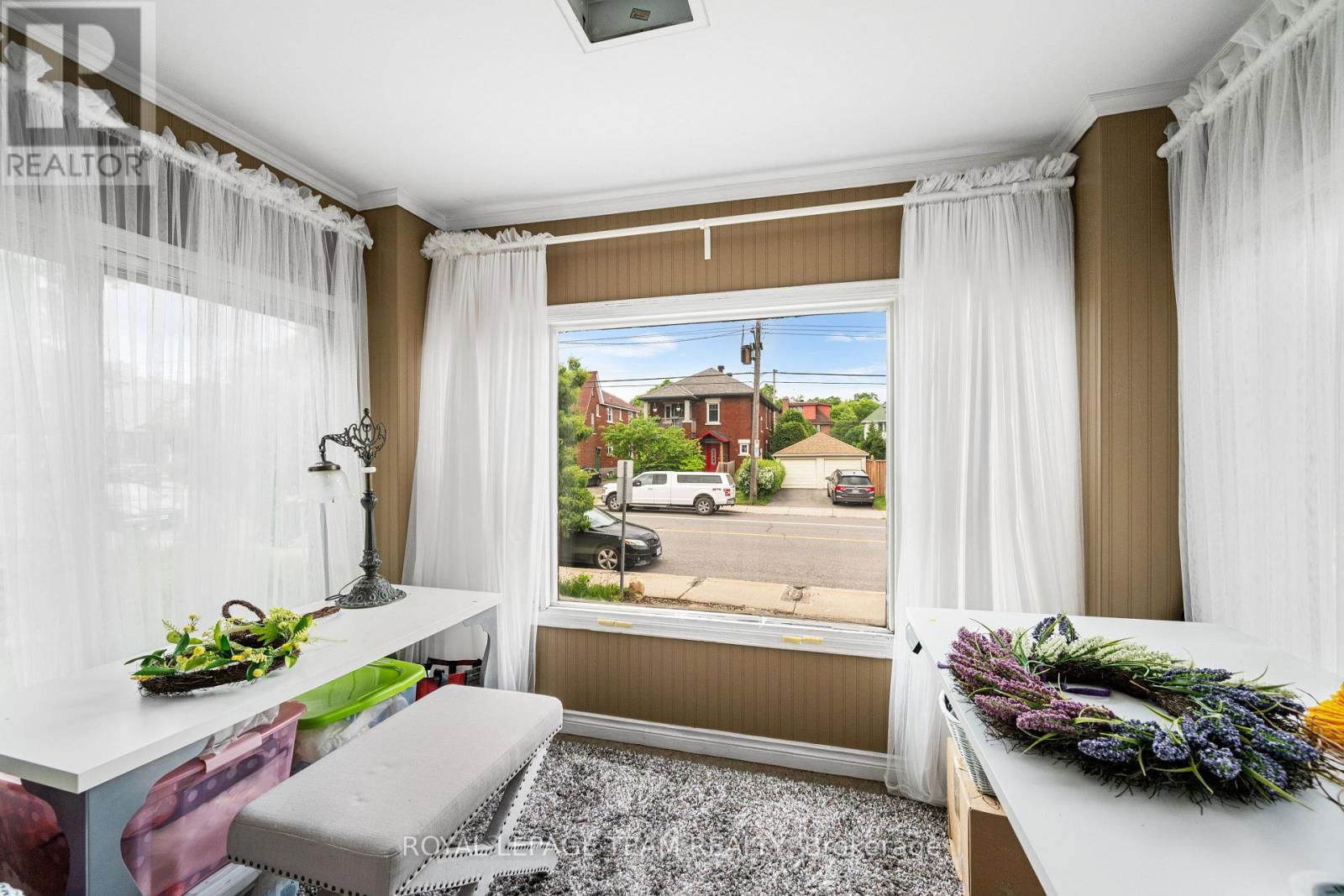 1 - 447 HOLLAND AVENUE Image 4