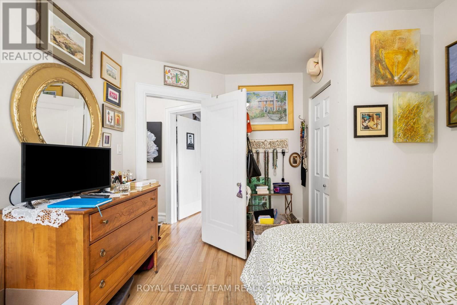 1 - 447 HOLLAND AVENUE Image 9