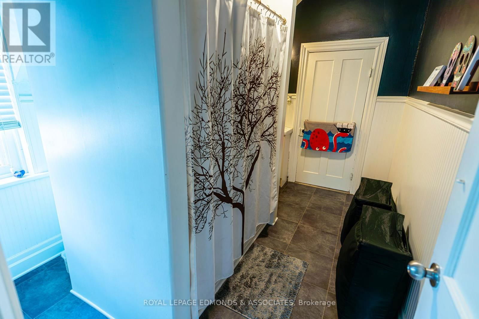 57 LOCHIEL STREET SOUTH Image 24