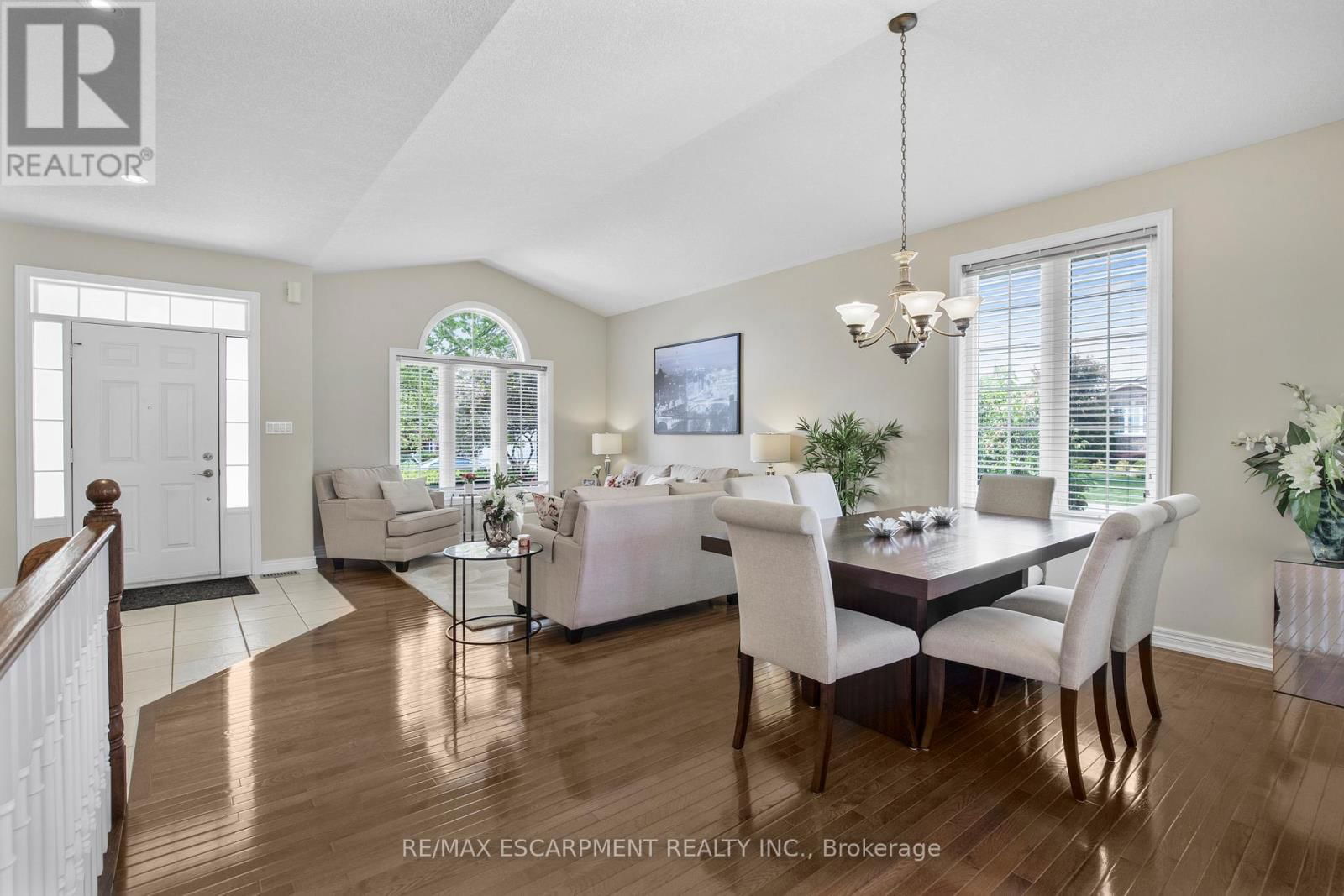 14 MAPLEVIEW DRIVE Image 10