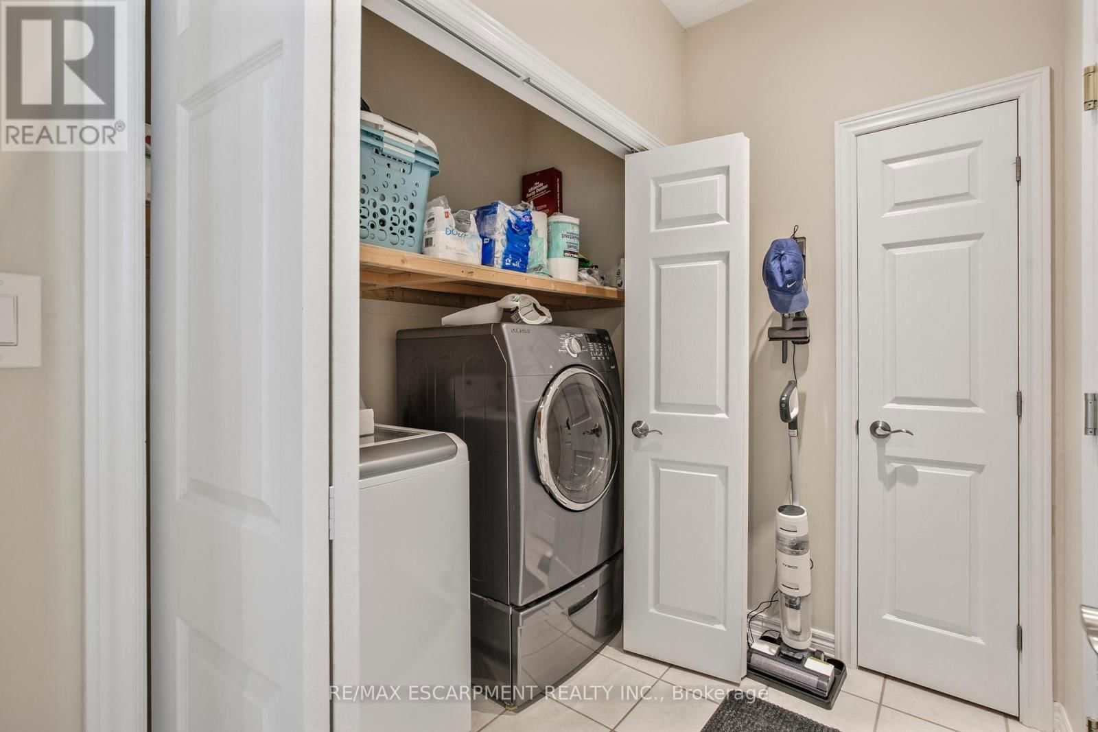 14 MAPLEVIEW DRIVE Image 15