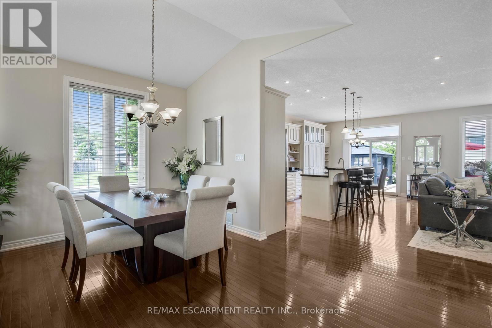 14 MAPLEVIEW DRIVE Image 17