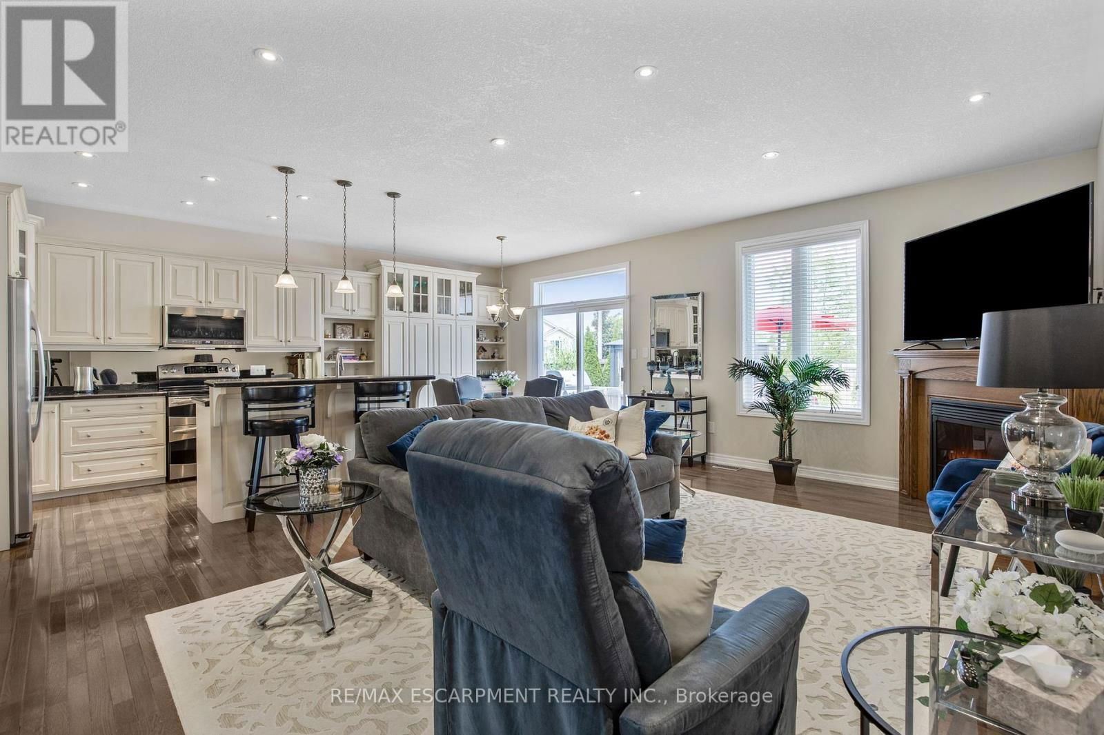 14 MAPLEVIEW DRIVE Image 19