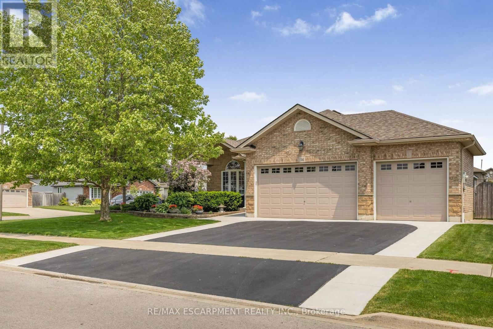 14 MAPLEVIEW DRIVE Image 2