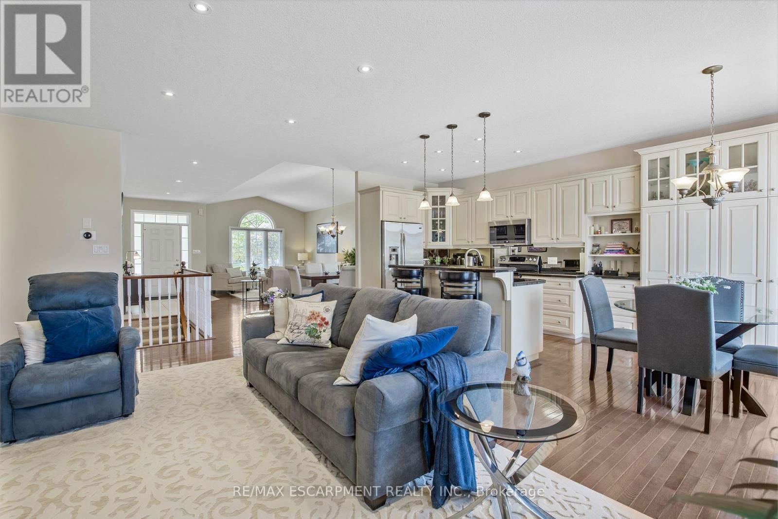 14 MAPLEVIEW DRIVE Image 20