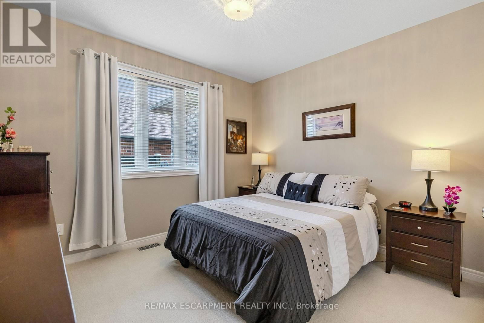 14 MAPLEVIEW DRIVE Image 30