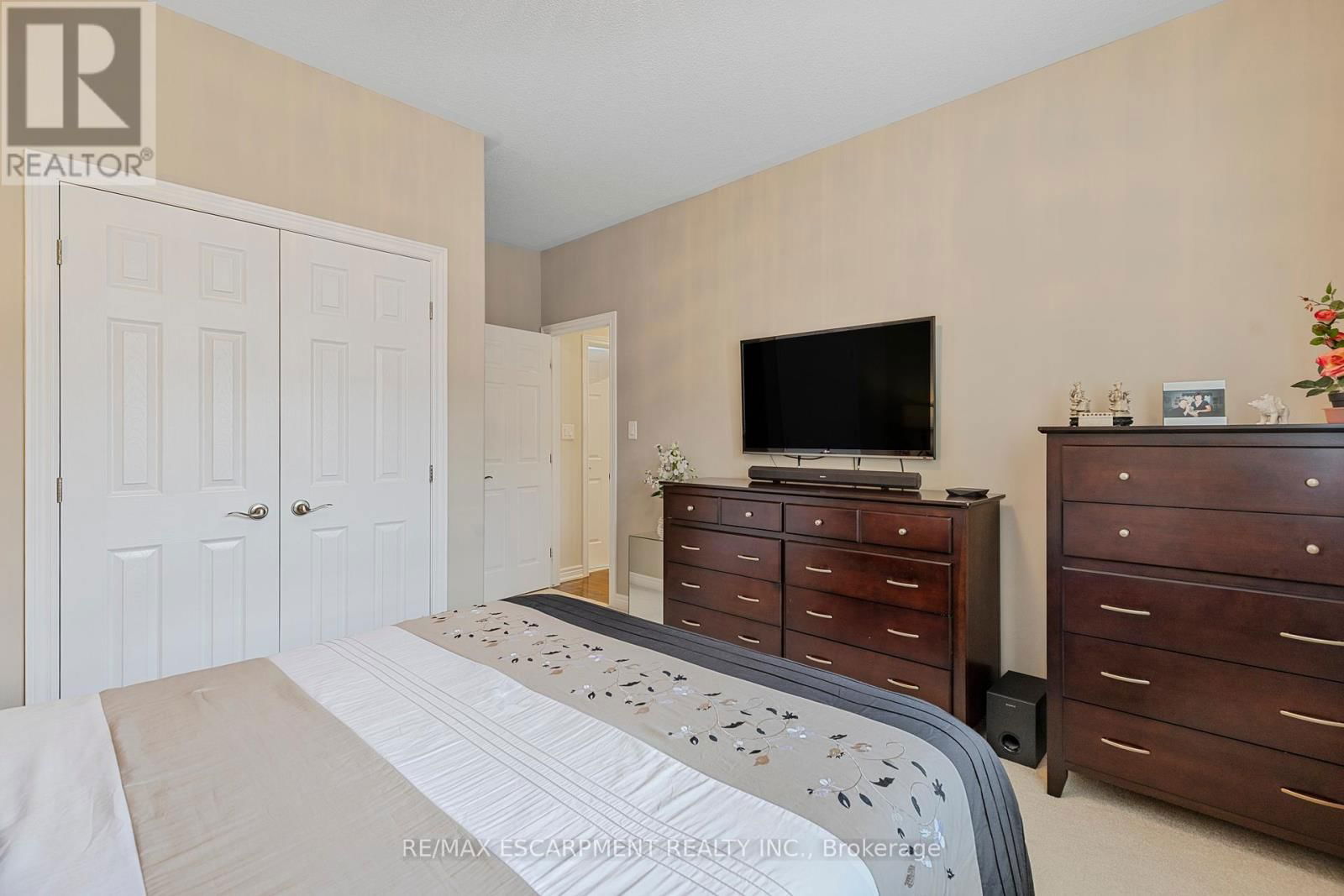 14 MAPLEVIEW DRIVE Image 31