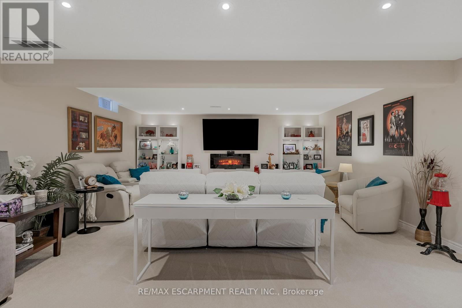 14 MAPLEVIEW DRIVE Image 33