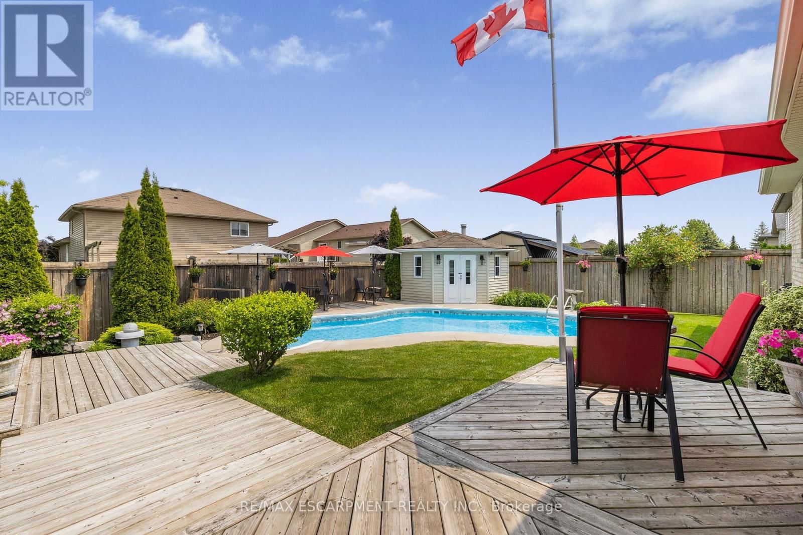 14 MAPLEVIEW DRIVE Image 39