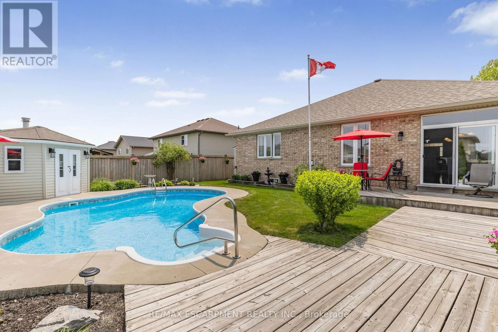 14 MAPLEVIEW DRIVE Image 42