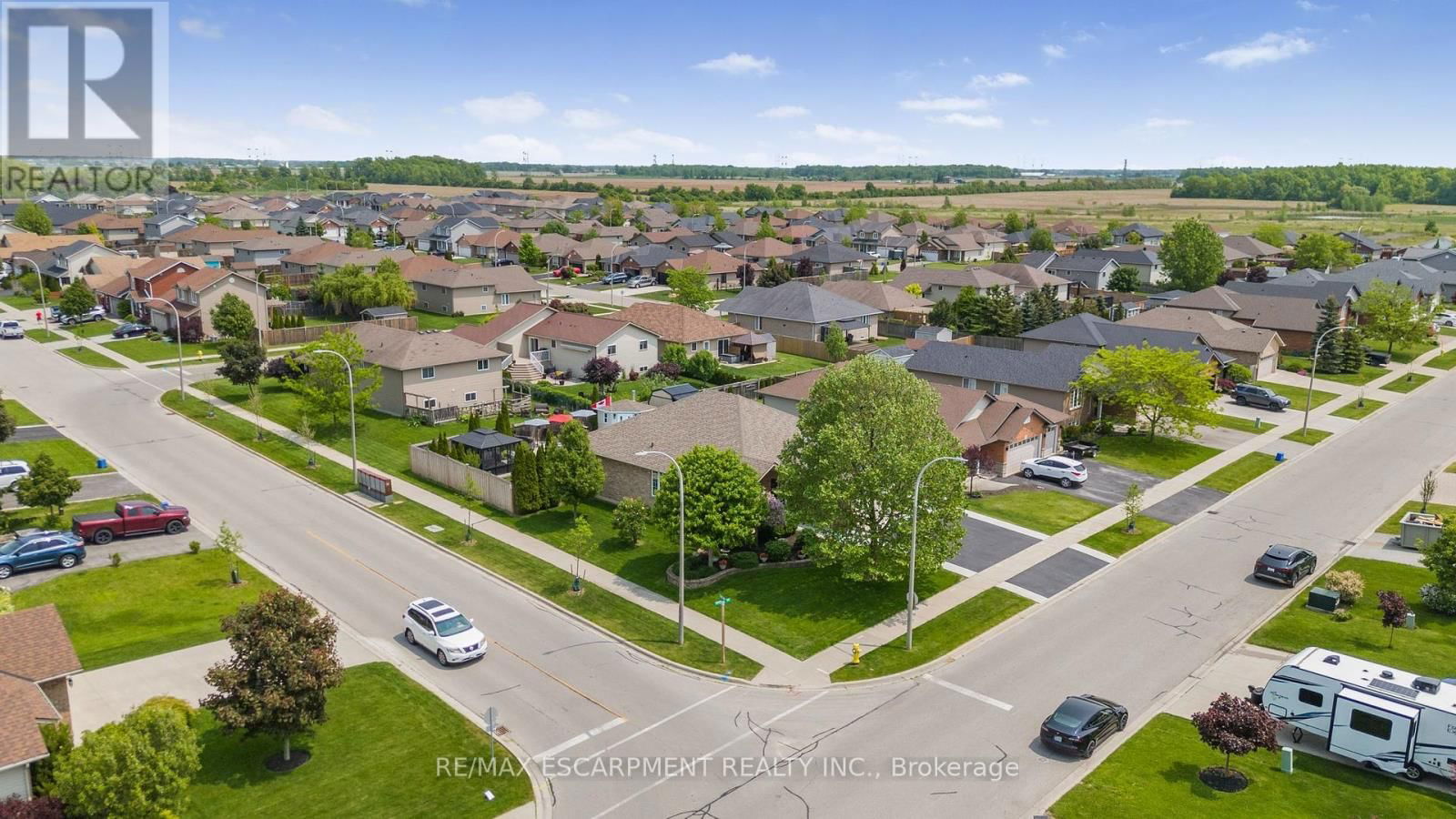 14 MAPLEVIEW DRIVE Image 47