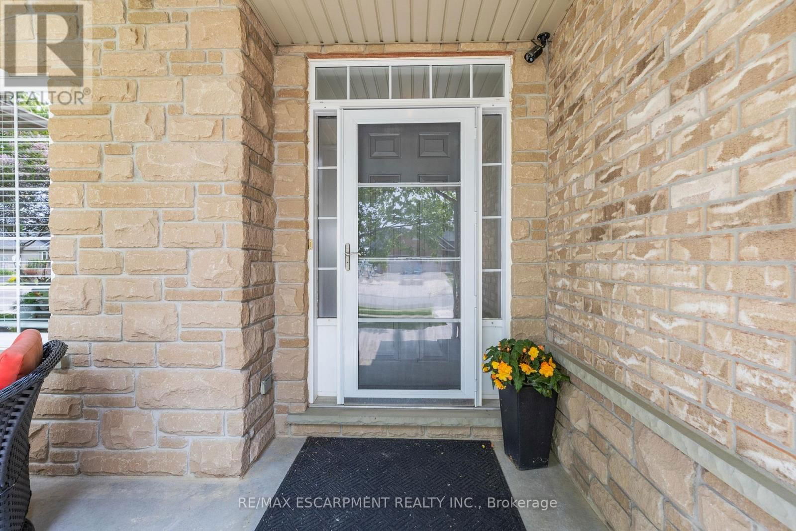 14 MAPLEVIEW DRIVE Image 7