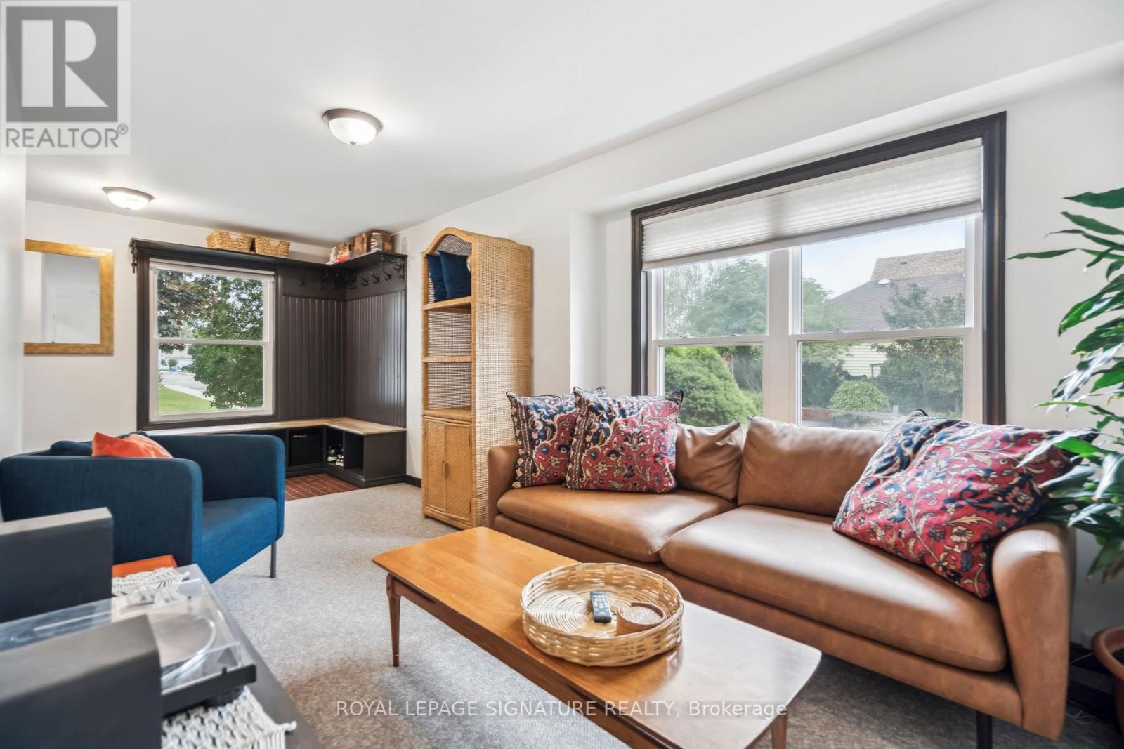 20 ROBINS AVENUE Image 10
