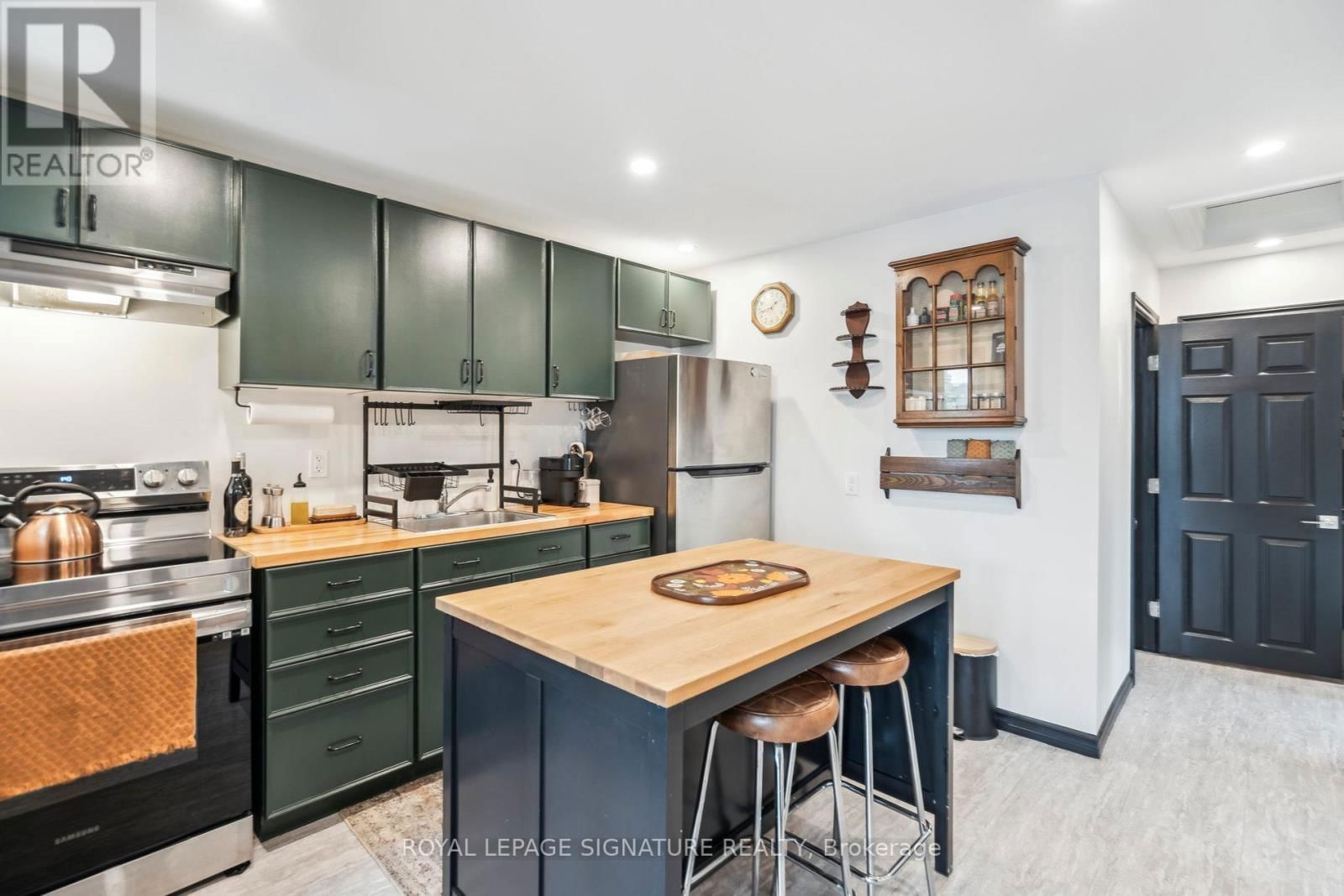 20 ROBINS AVENUE Image 14
