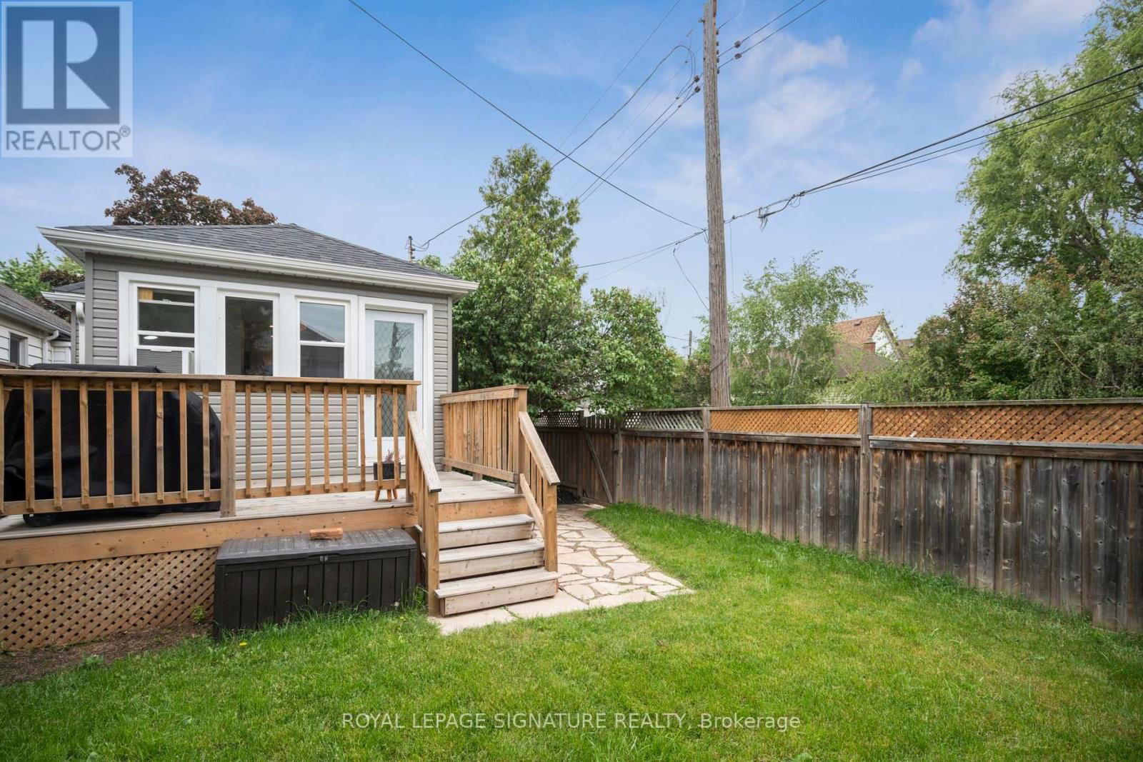 20 ROBINS AVENUE Image 35