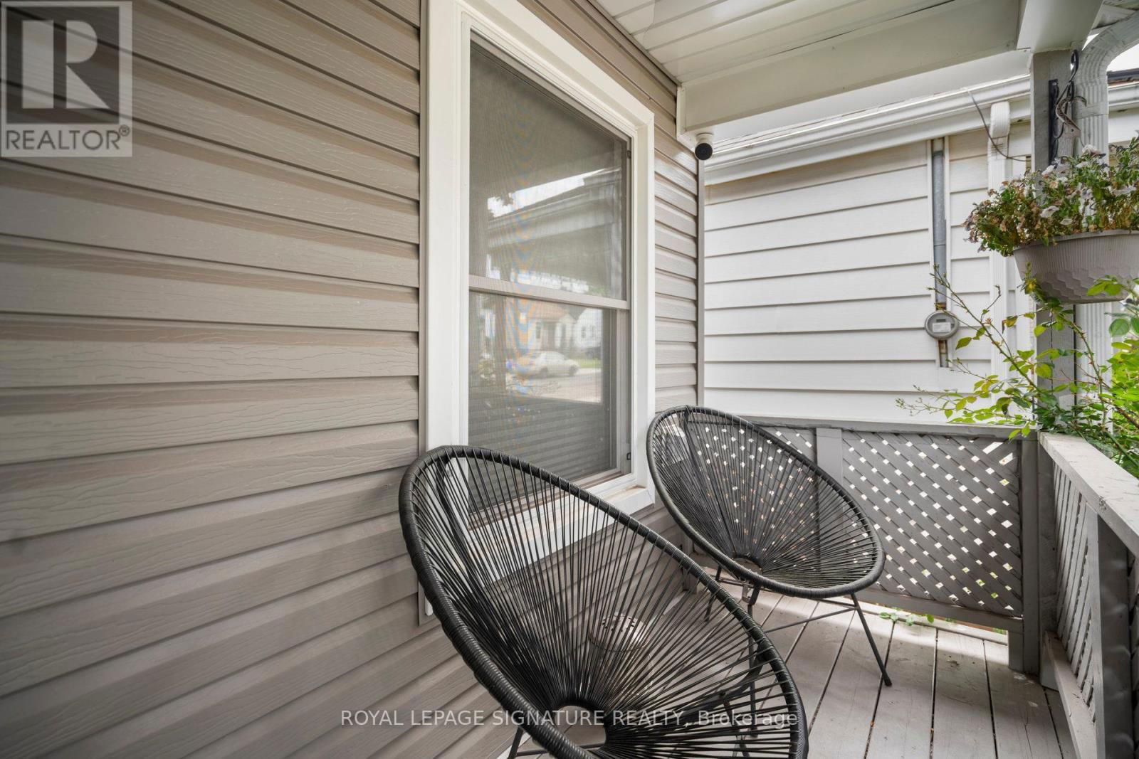 20 ROBINS AVENUE Image 6