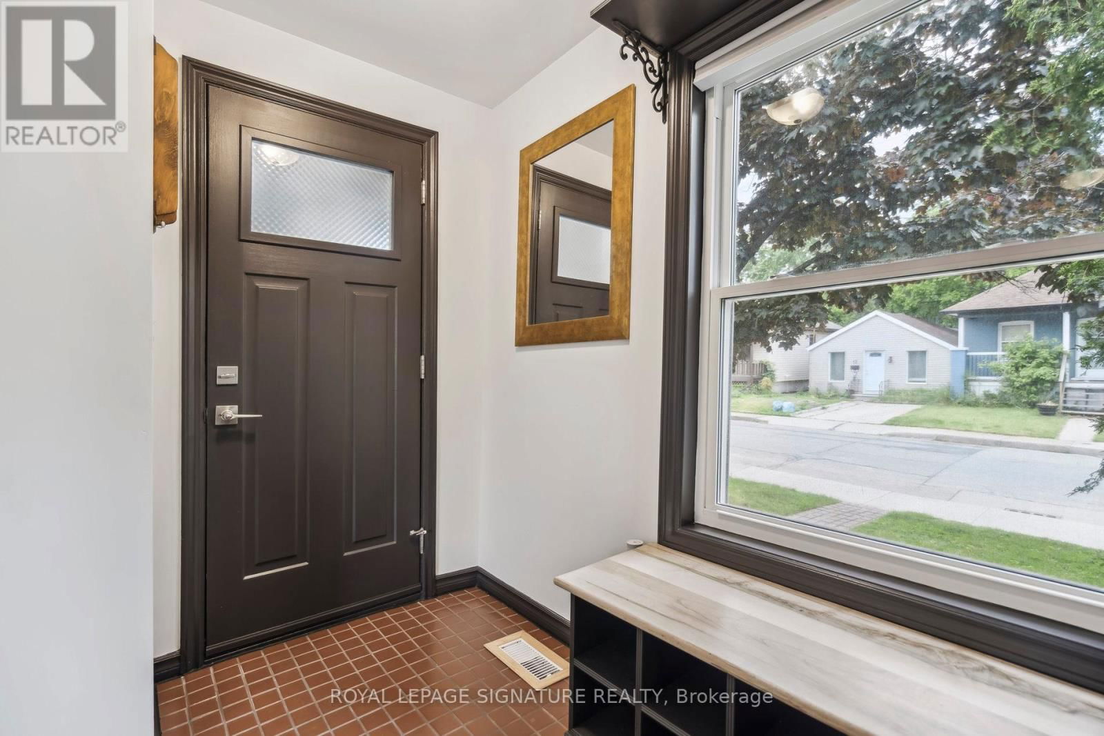 20 ROBINS AVENUE Image 7