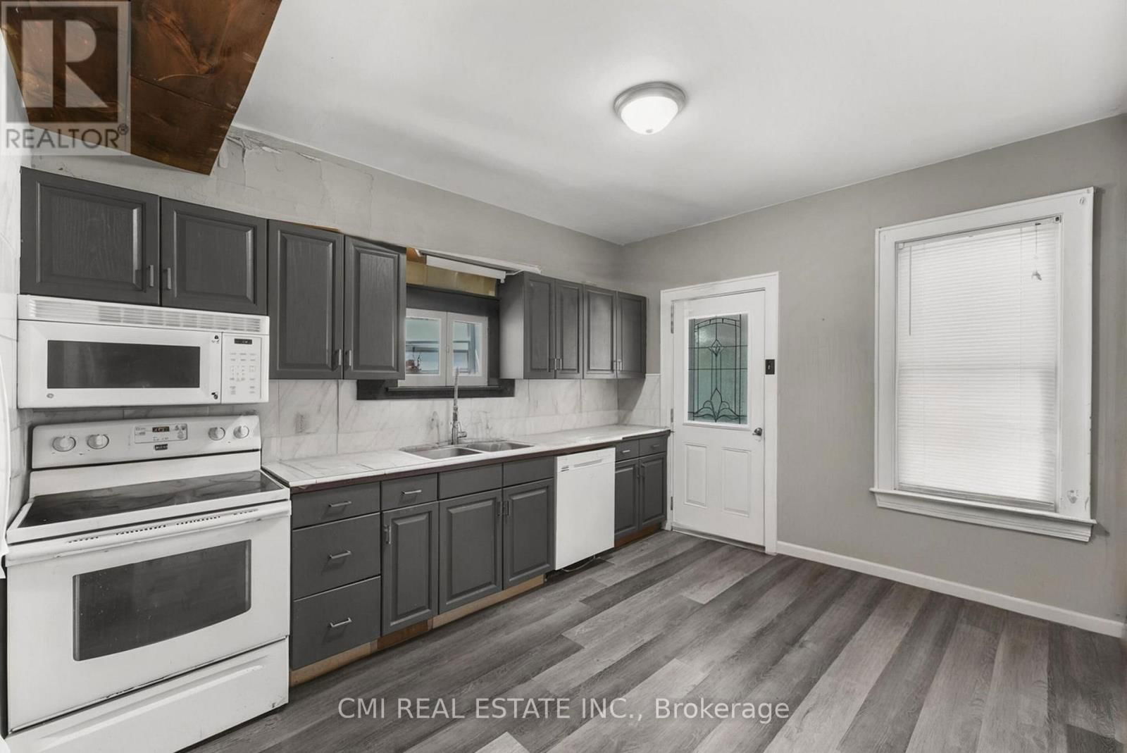 433 LYDIA STREET Image 18